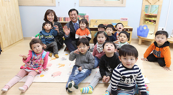 지난해 3월 이강호 구청장이 국공립 구월한별 어린이집 개원식에 참석했다.